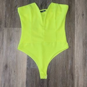 NWT Fashion Nova Neon Yellow Strapless Bodysuit. Size L